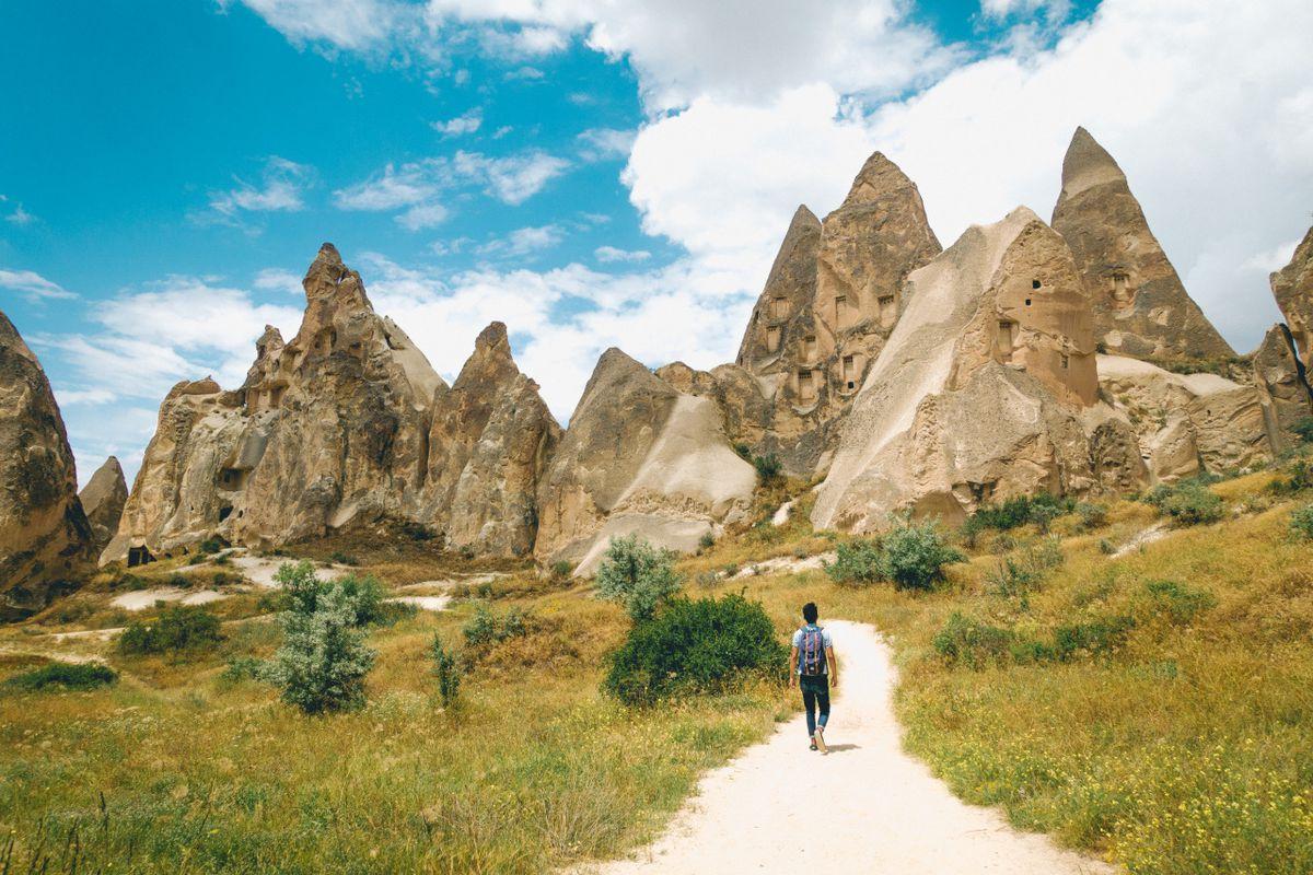 2 Hour hiking tour in Red and Rose Valley - 3