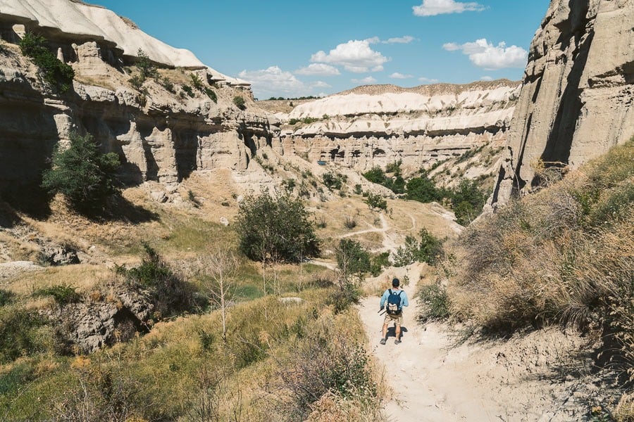 Full day hiking tour including Red, Rose, Love and Pigeon Valleys - 1