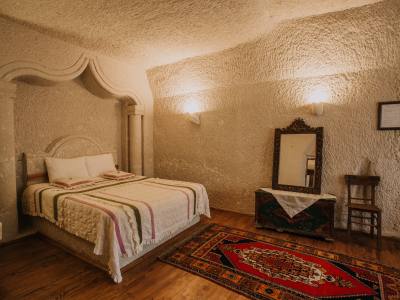 Twin Cave Room